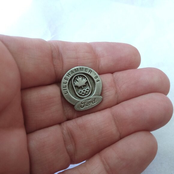 Vintage FORD Lapel Hat Pin Lillehammer 1994 Olympics Canada - Picture 2 of 5